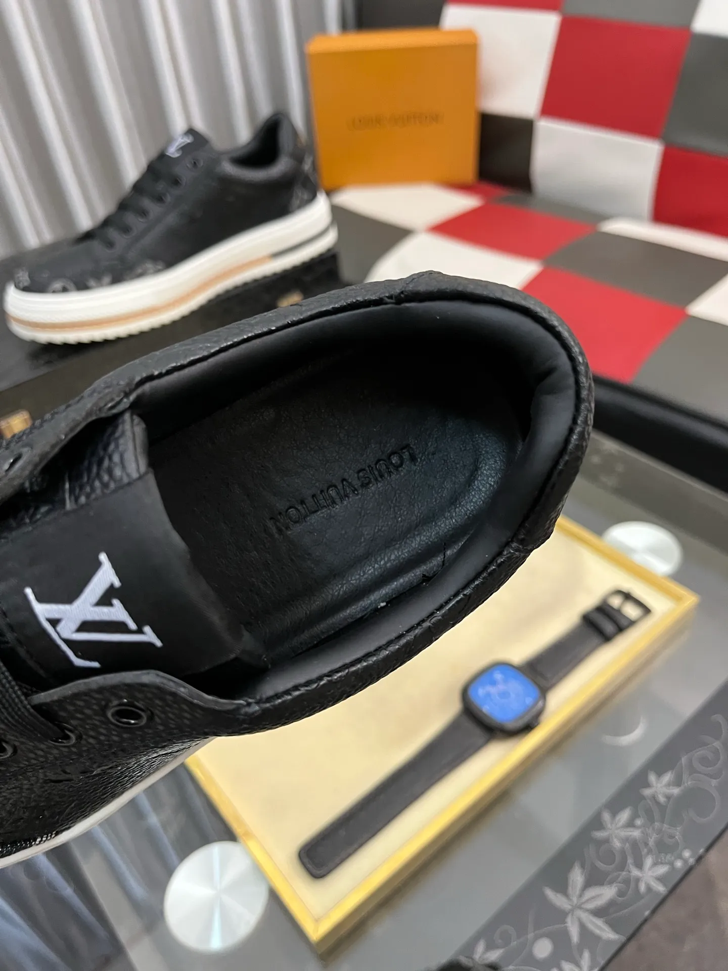Men's shoes 💰400⌚️⌚️【LOUIS VUITTON】Same style as Louis Vuitton* official website 🚹Men's high-top casual shoes❤️Same style as popular celebrities ~ Best-selling at home and abroad Lv focuses on the checkerboard series...Imported first-layer cowhide with special fabrics➕Full sheepskin lining➕Brand-specific hollow outsole💎Number: 38-442️⃣Colors available